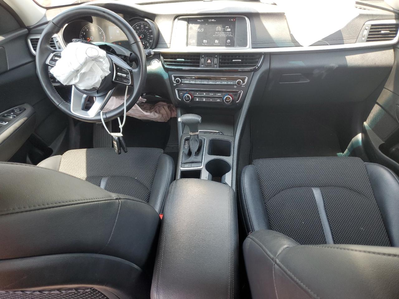 5XXGT4L3XKG302979 2019 Kia Optima Lx