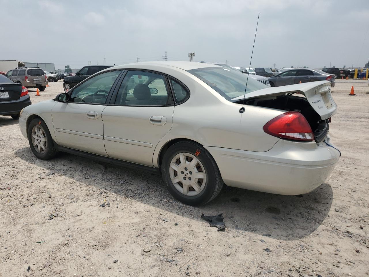 1FAFP53U35A259087 2005 Ford Taurus Se