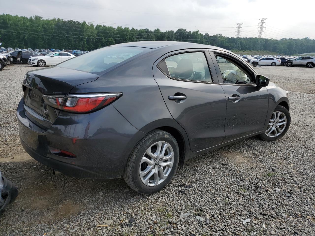 3MYDLBZV1GY131698 2016 Toyota Scion Ia