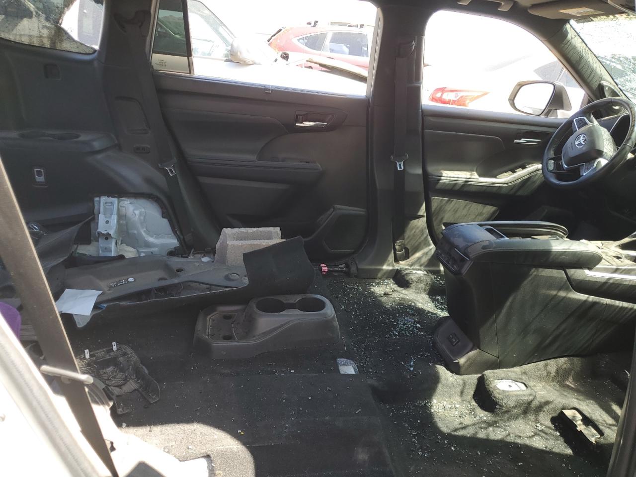 5TDJZRBH1NS195709 2022 Toyota Highlander Xse