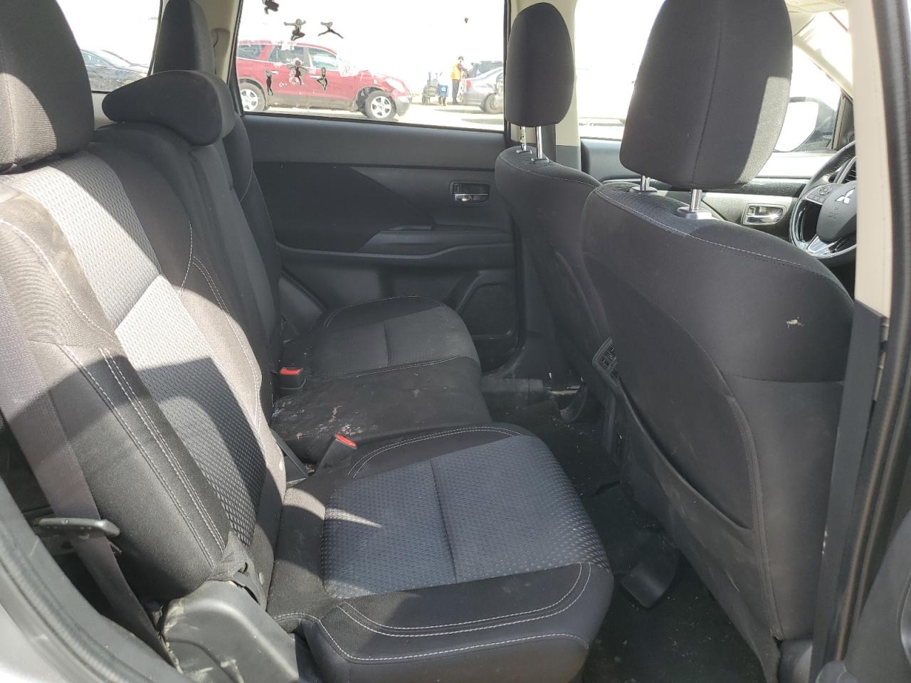 JA4AZ2A33LZ611827 2020 Mitsubishi Outlander Es