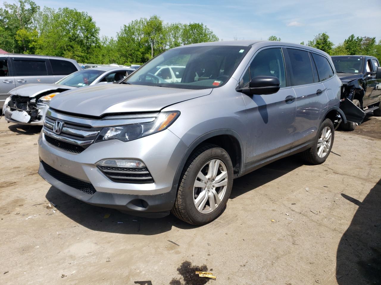 5FNYF6H15HB070012 2017 Honda Pilot Lx