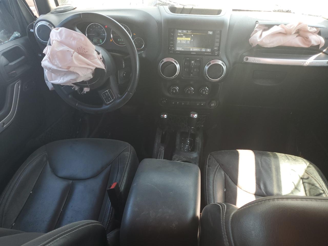 1C4HJWEG9GL328714 2016 Jeep Wrangler Unlimited Sahara