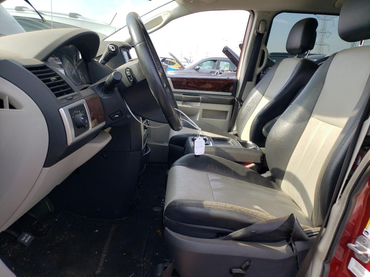 2A4RR8DX7AR381740 2010 Chrysler Town & Country Touring Plus