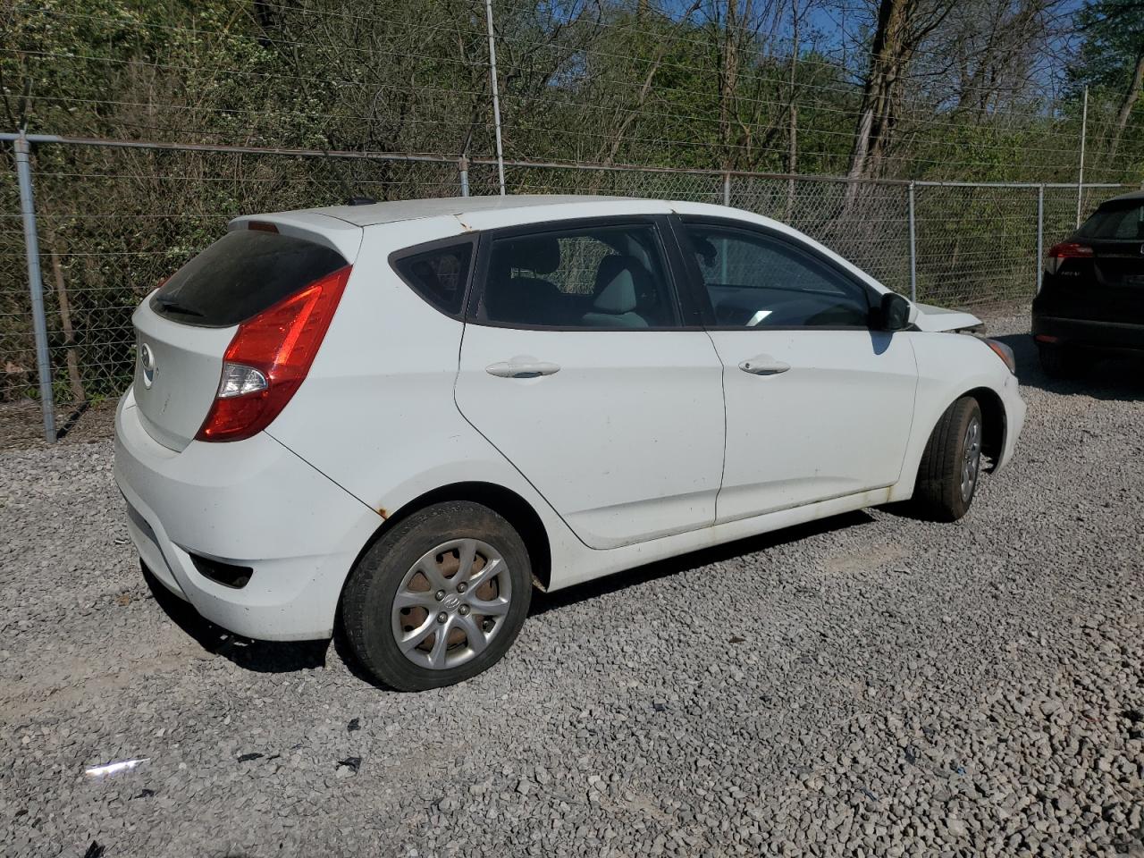 2013 Hyundai Accent Gls vin: KMHCT5AE7DU085148