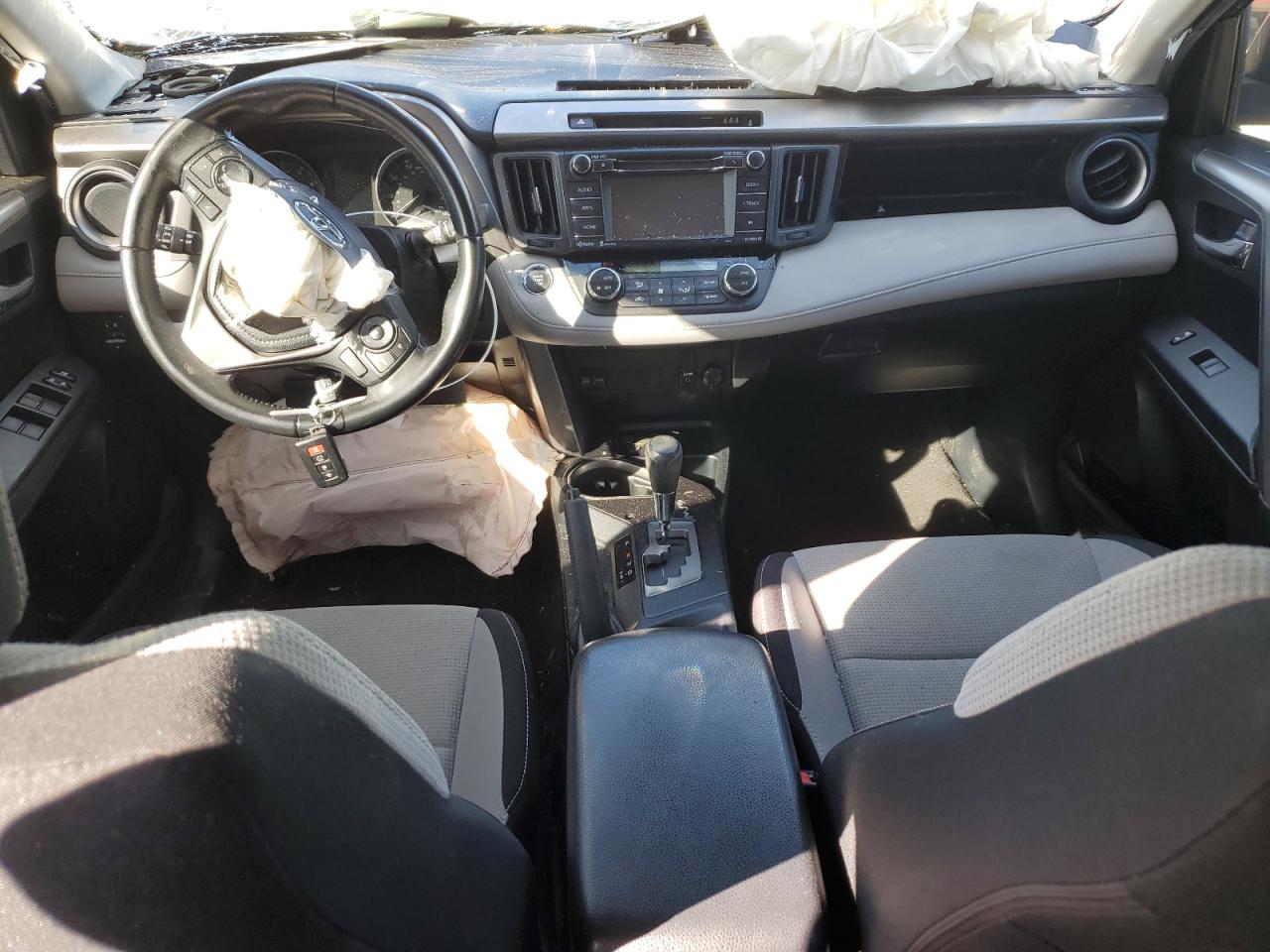 JTMWFREV5HJ140262 2017 Toyota Rav4 Xle