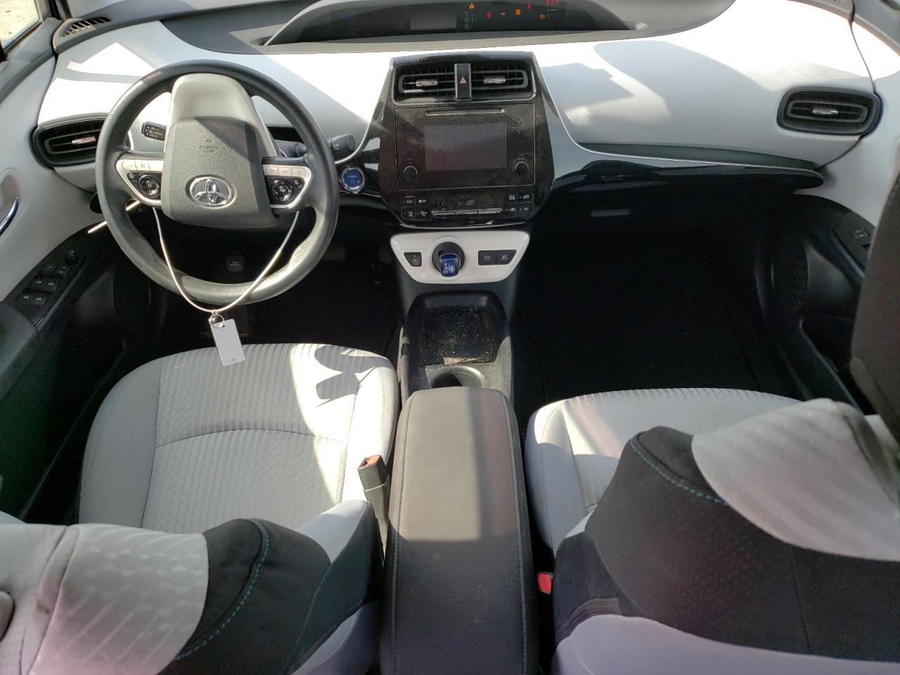 JTDKBRFU0J3065352 2018 Toyota Prius