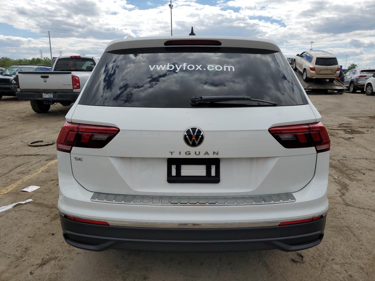 3VV3B7AX9PM095517 2023 Volkswagen Tiguan Se