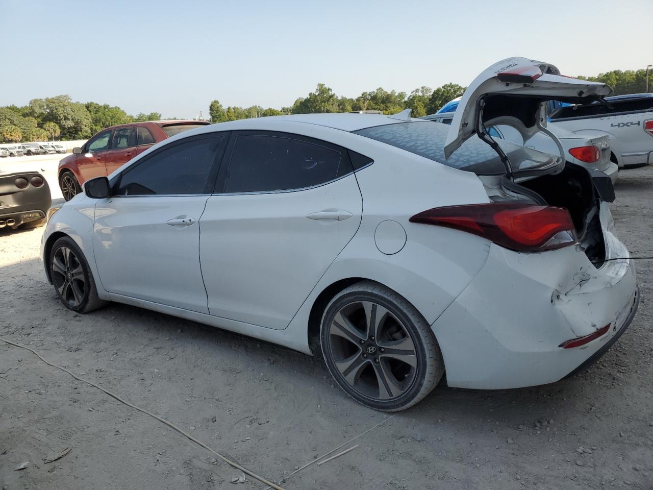 KMHDH4AHXFU371735 2015 Hyundai Elantra Se