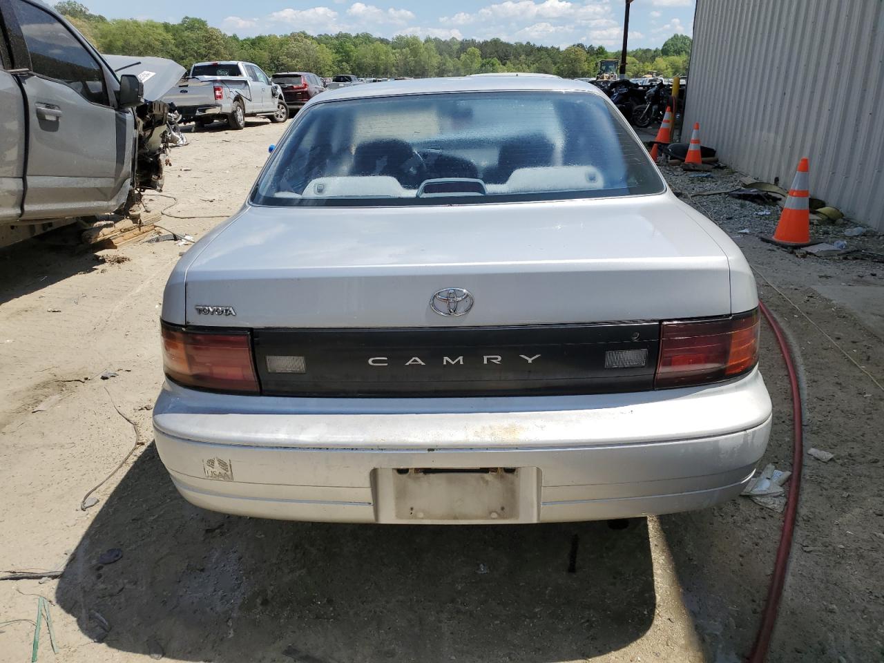 JT2SK11E1N0002021 1992 Toyota Camry Dlx