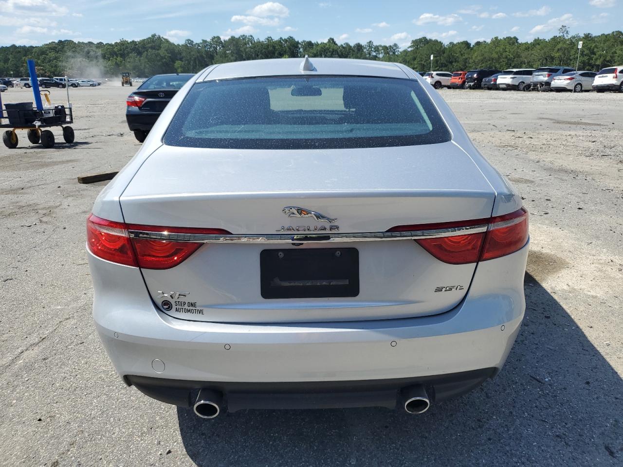 SAJBE4BV6GCY19261 2016 Jaguar Xf Prestige