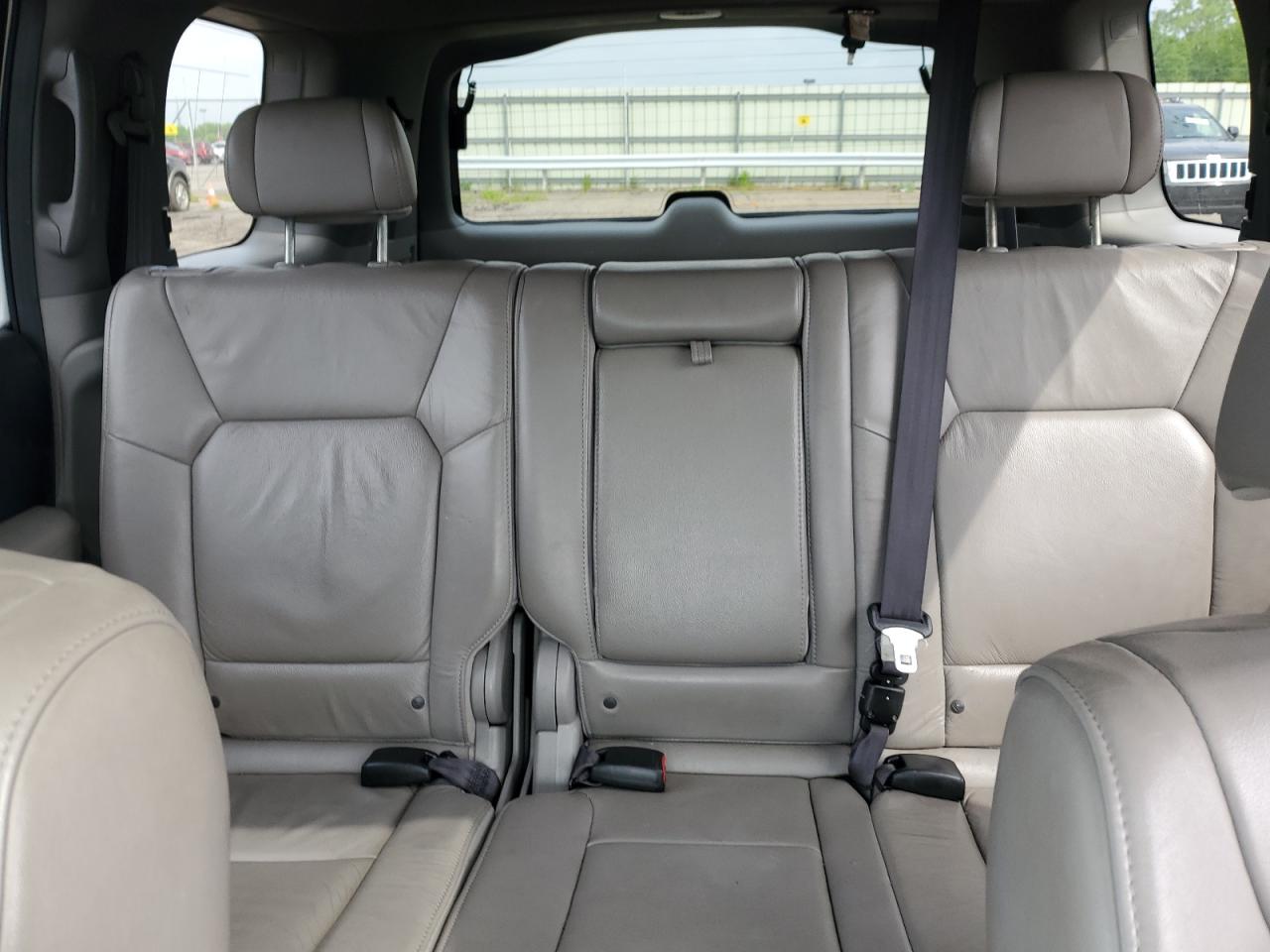 5FNYF4H50BB009956 2011 Honda Pilot Exl