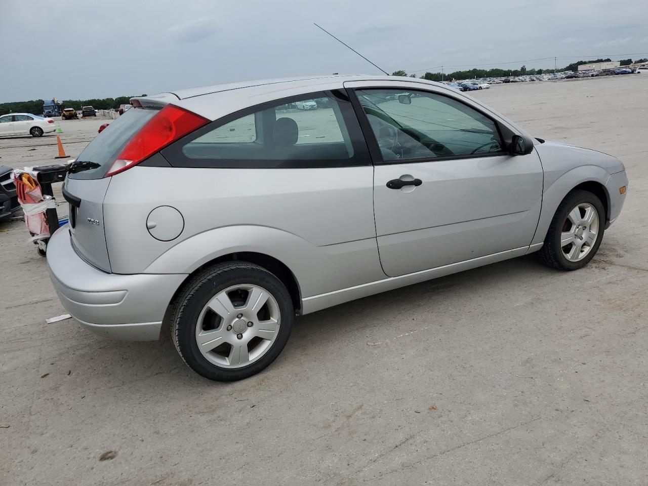 3FAFP31N05R148633 2005 Ford Focus Zx3