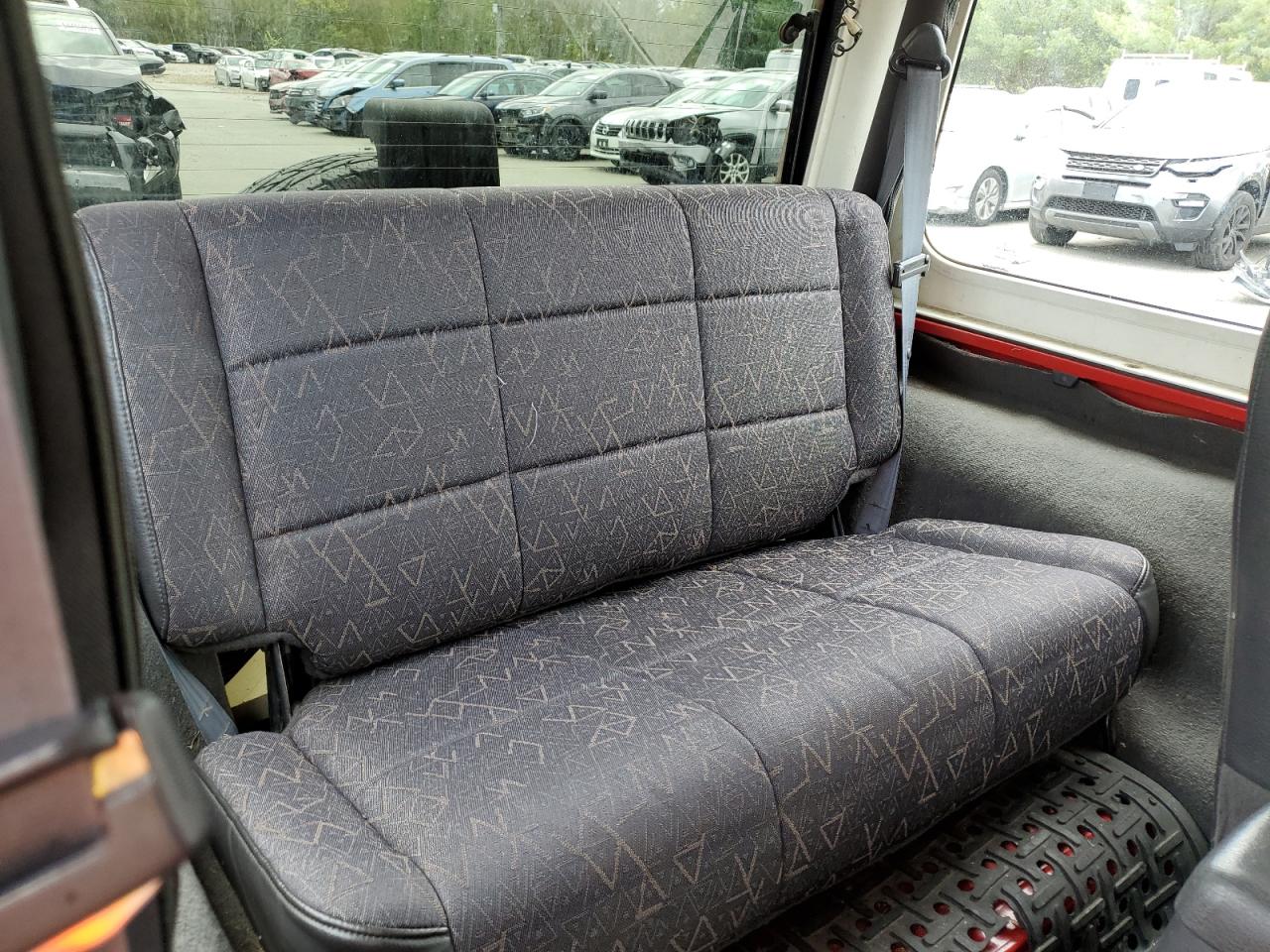 1J4FA29P92P737639 2002 Jeep Wrangler / Tj Se