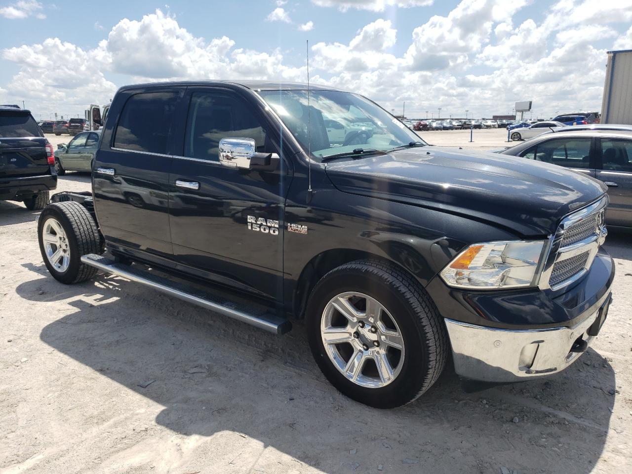 1C6RR6LT2JS239942 2018 Ram 1500 Slt