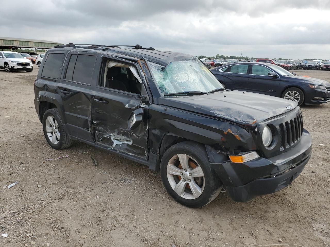 1C4NJPFB3FD334819 2015 Jeep Patriot Latitude