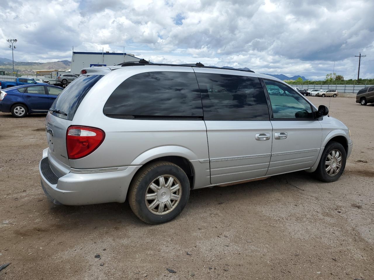 2C4GP54L55R472719 2005 Chrysler Town & Country Touring