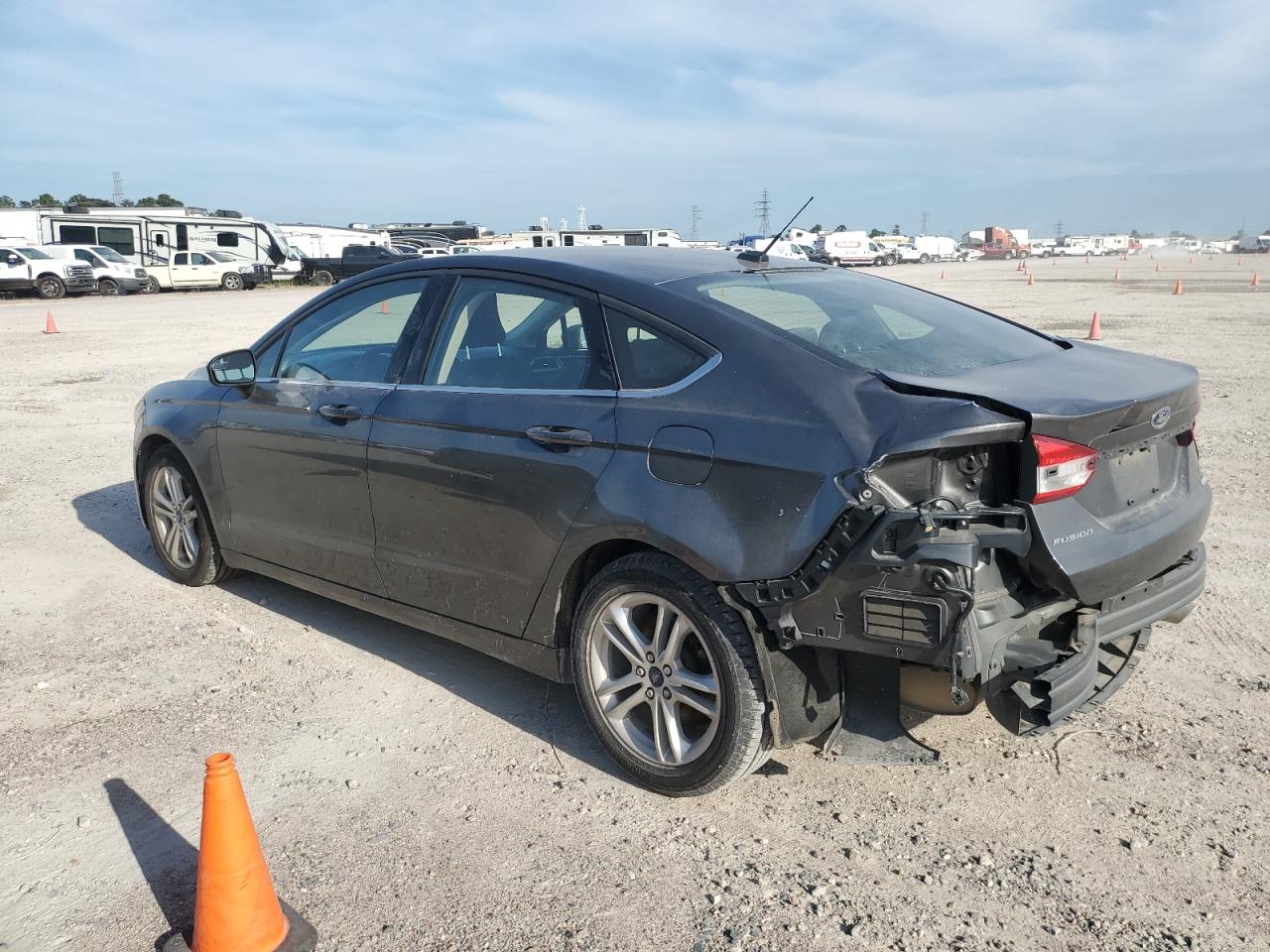 3FA6P0HD2JR224228 2018 Ford Fusion Se