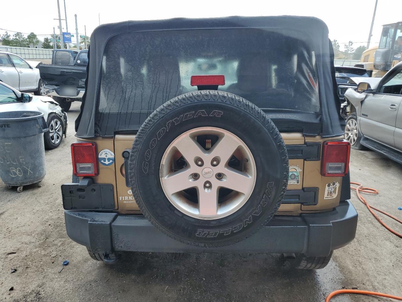 2015 Jeep Wrangler Sport vin: 1C4AJWAG6FL639572