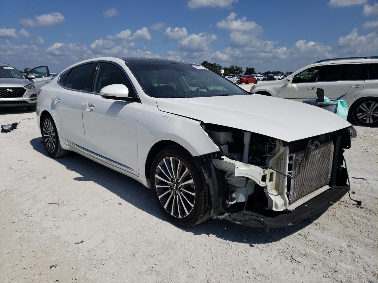 KNALC4J15H5092866 2017 Kia Cadenza Premium