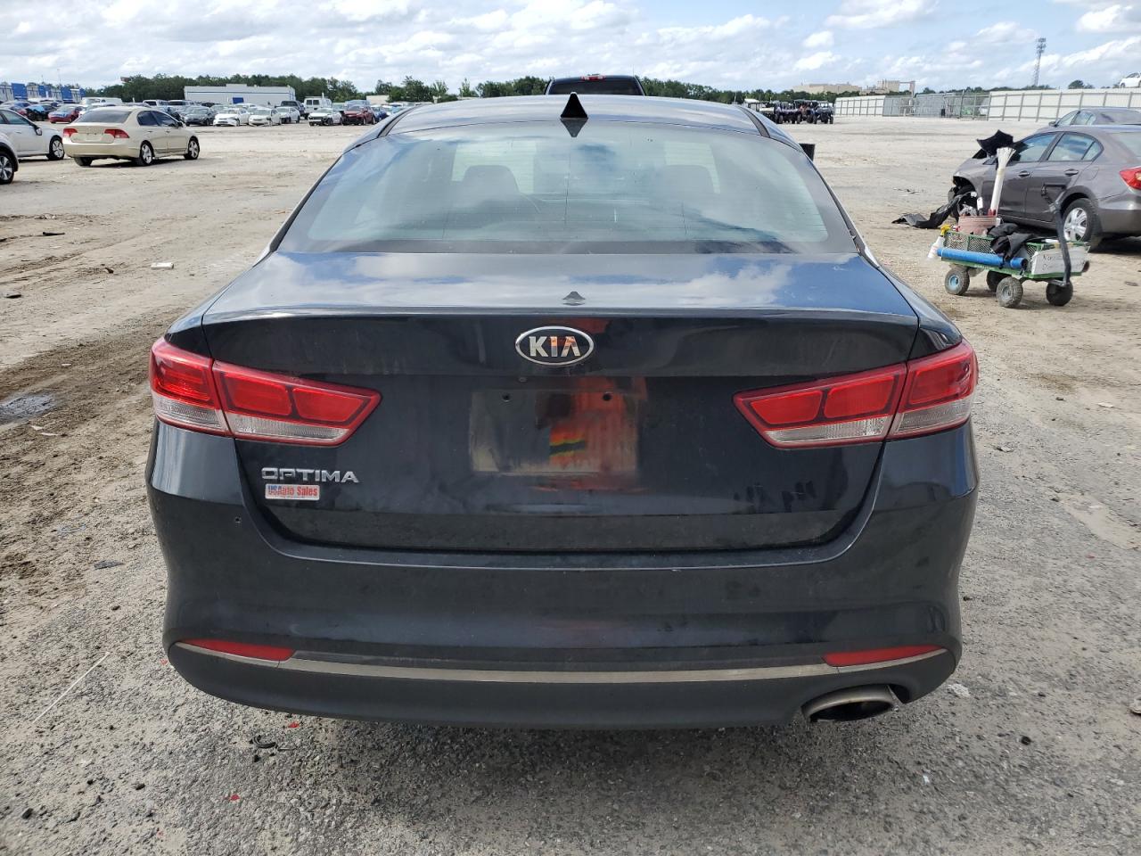 5XXGT4L39HG140884 2017 Kia Optima Lx