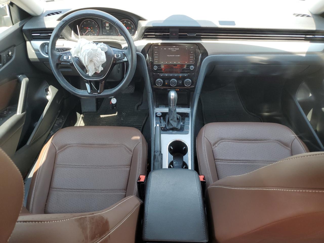 1VWSA7A33LC011680 2020 Volkswagen Passat Se