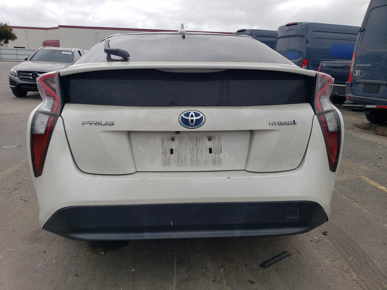 JTDKARFU2H3035797 2017 Toyota Prius