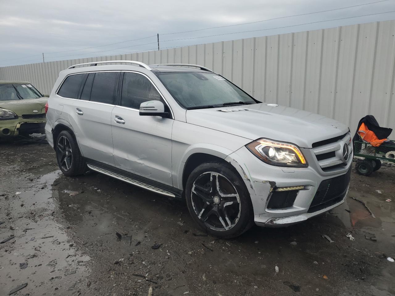 4JGDF7DEXGA652946 2016 Mercedes-Benz Gl 550 4Matic