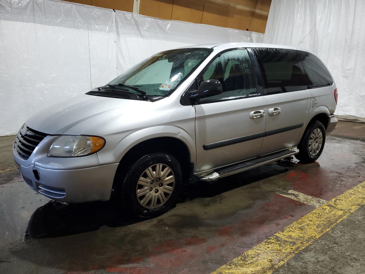 1C4GP45R55B111356 2005 Chrysler Town & Country