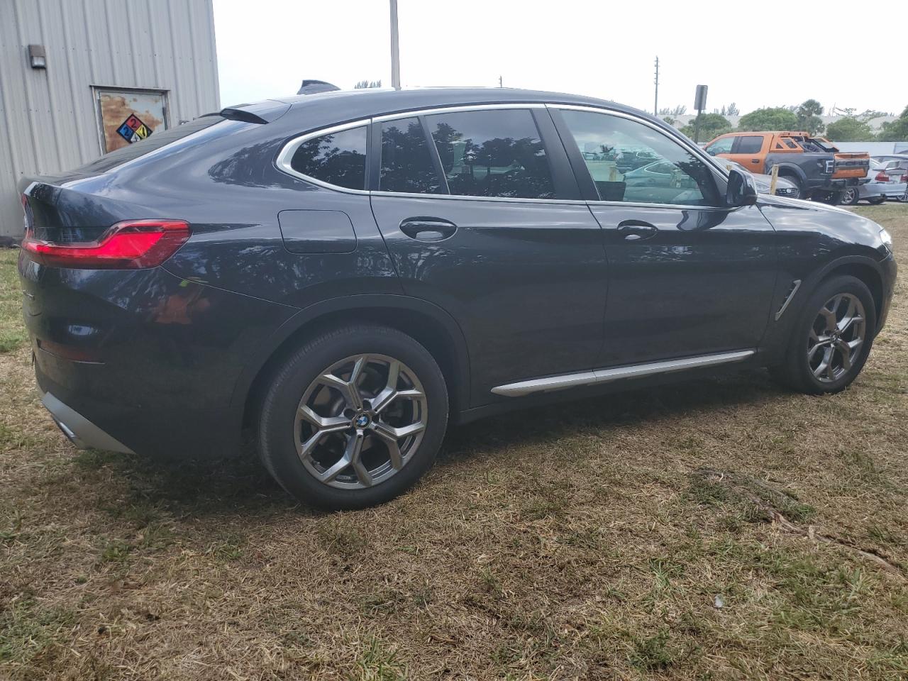 2023 BMW X4 xDrive30I vin: 5UX33DT08P9T32327