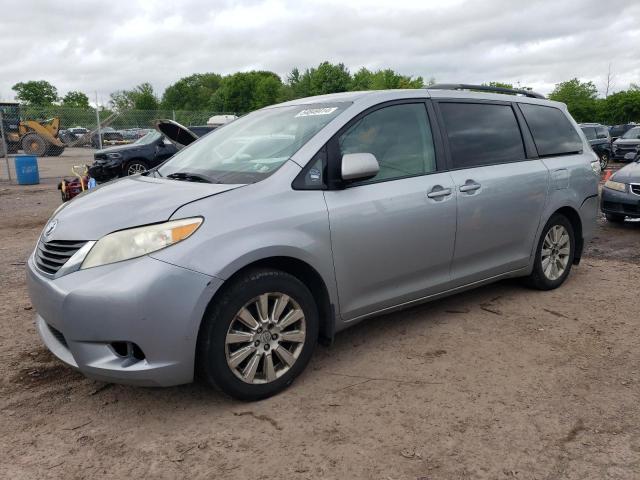 Lot #2567780403 2012 TOYOTA SIENNA LE salvage car