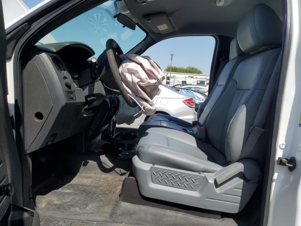 1FTNF1CFXBKE19166 2011 Ford F150