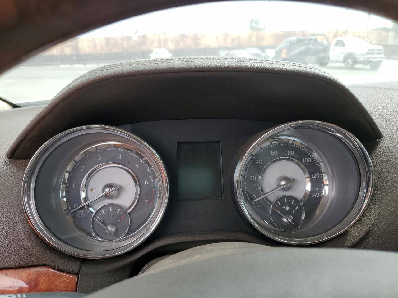 2C3CA5CG8BH564319 2011 Chrysler 300 Limited