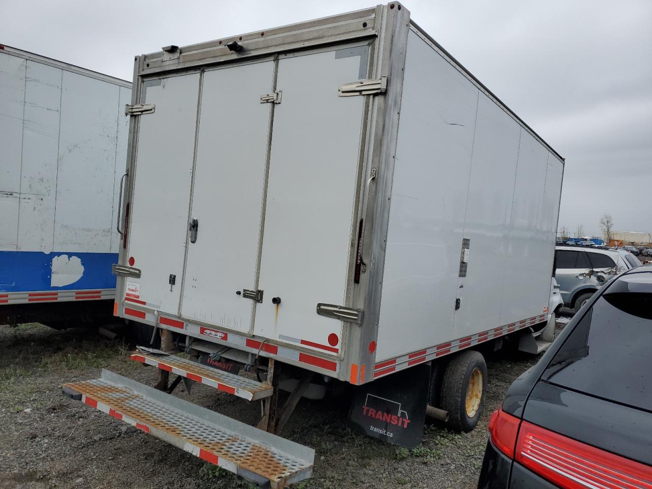 FORD ECONOLINE E450 SUPER DUTY CUTAWAY VAN