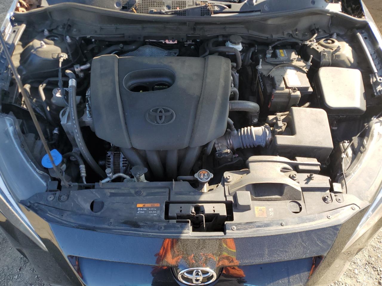 3MYDLBYV2KY518335 2019 Toyota Yaris L