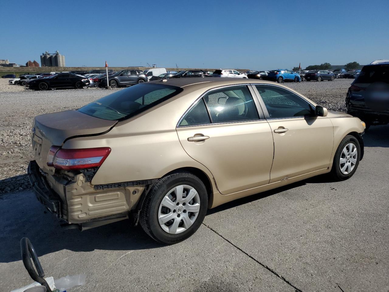 4T1BF3EK2BU127570 2011 Toyota Camry Base