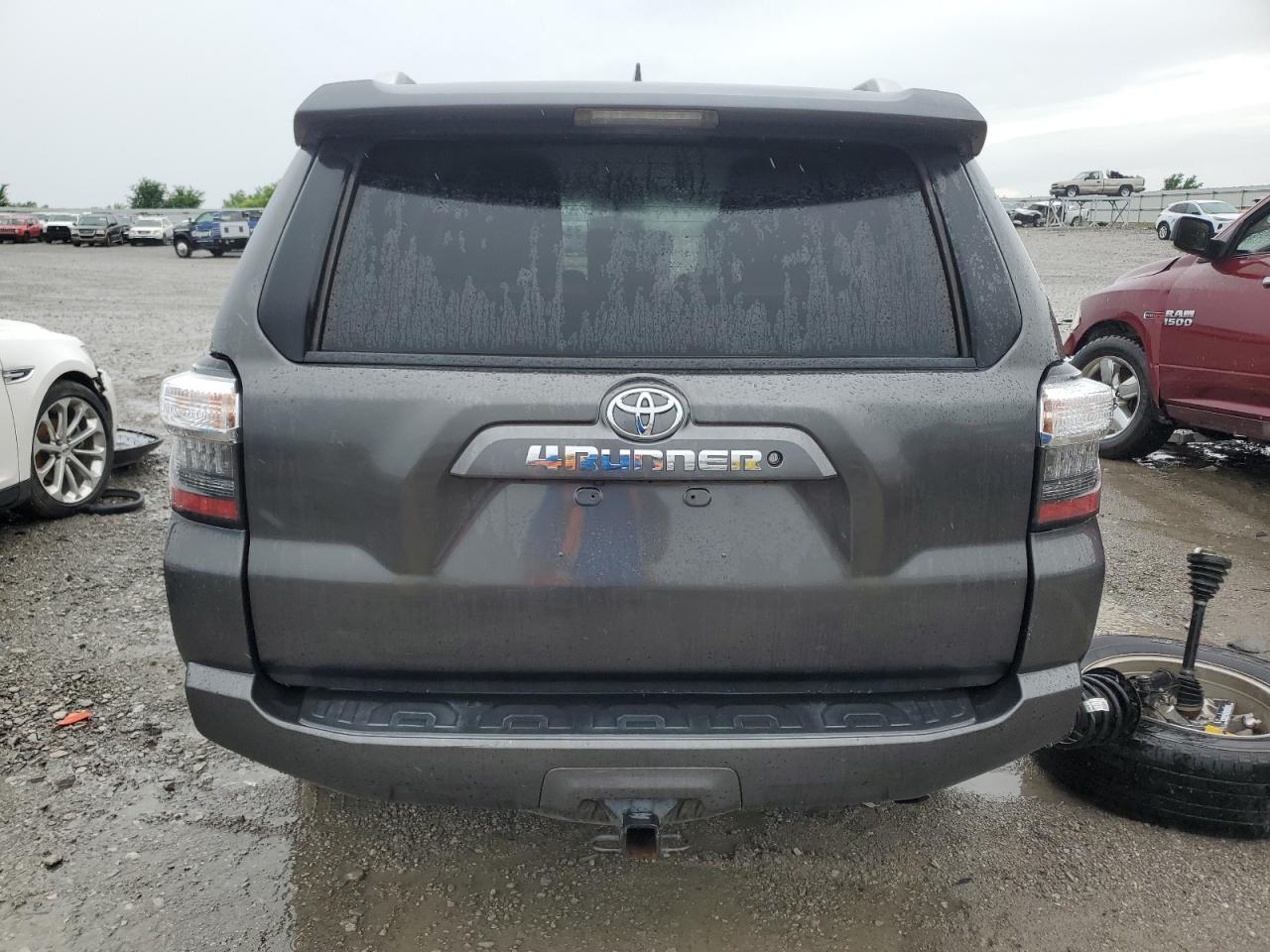 JTEZU5JR8J5173948 2018 Toyota 4Runner Sr5