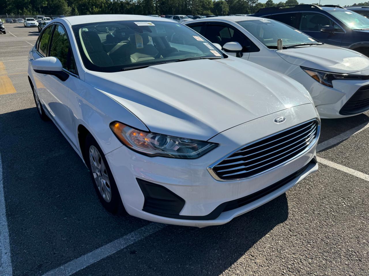 2019 Ford Fusion S vin: 3FA6P0G70KR160073