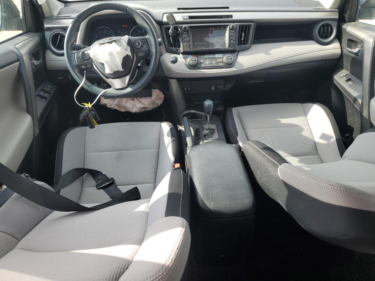 2T3RFREV4HW613907 2017 Toyota Rav4 Xle