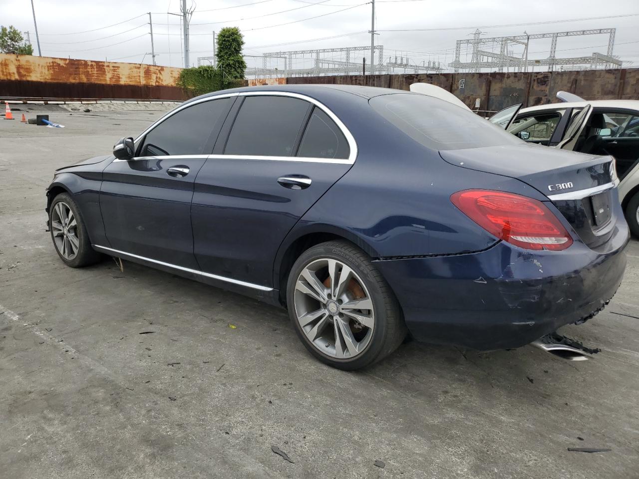 2015 Mercedes-Benz C 300 4Matic vin: 55SWF4KB9FU034106