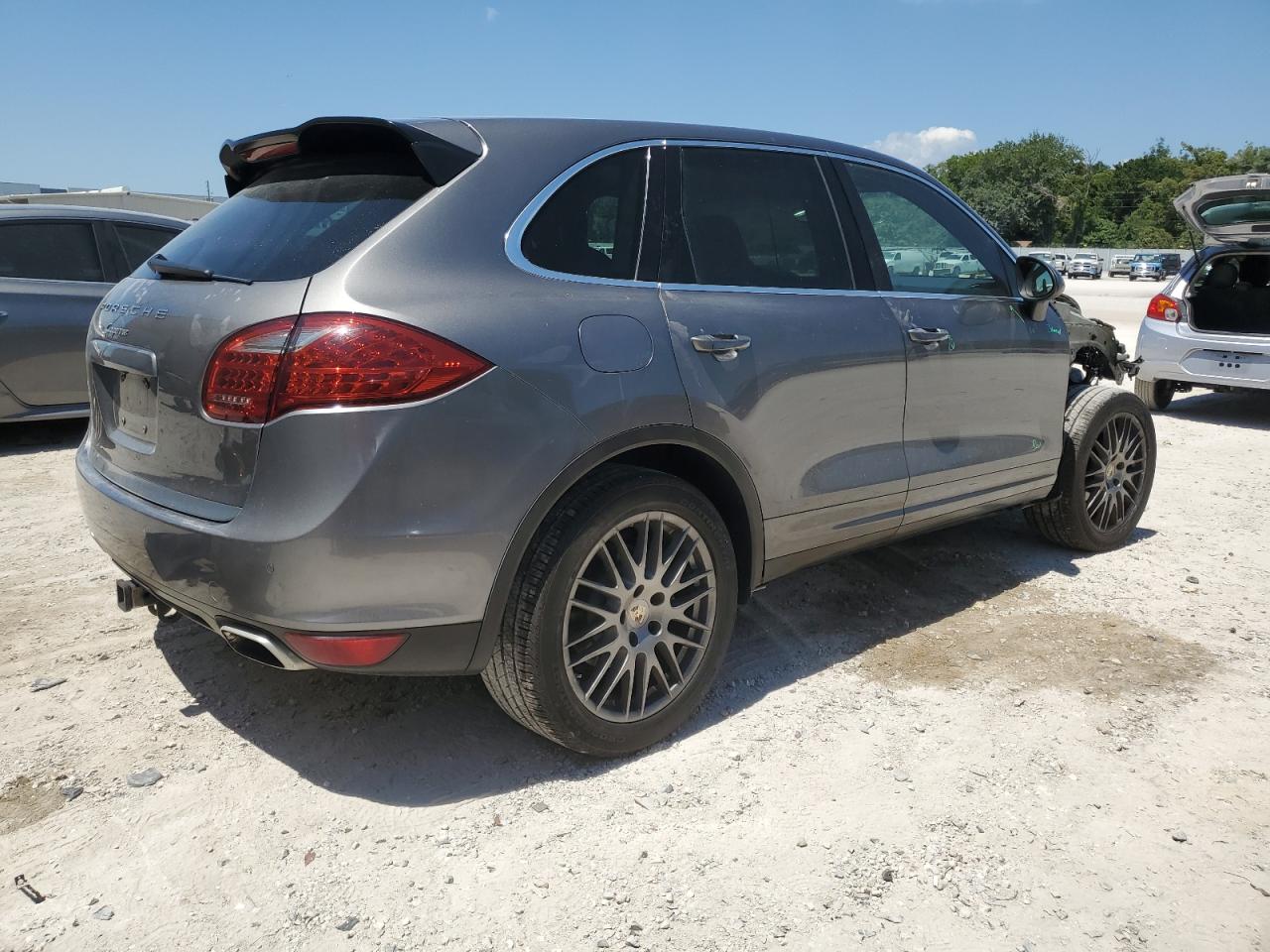 WP1AA2A27DLA02229 2013 Porsche Cayenne