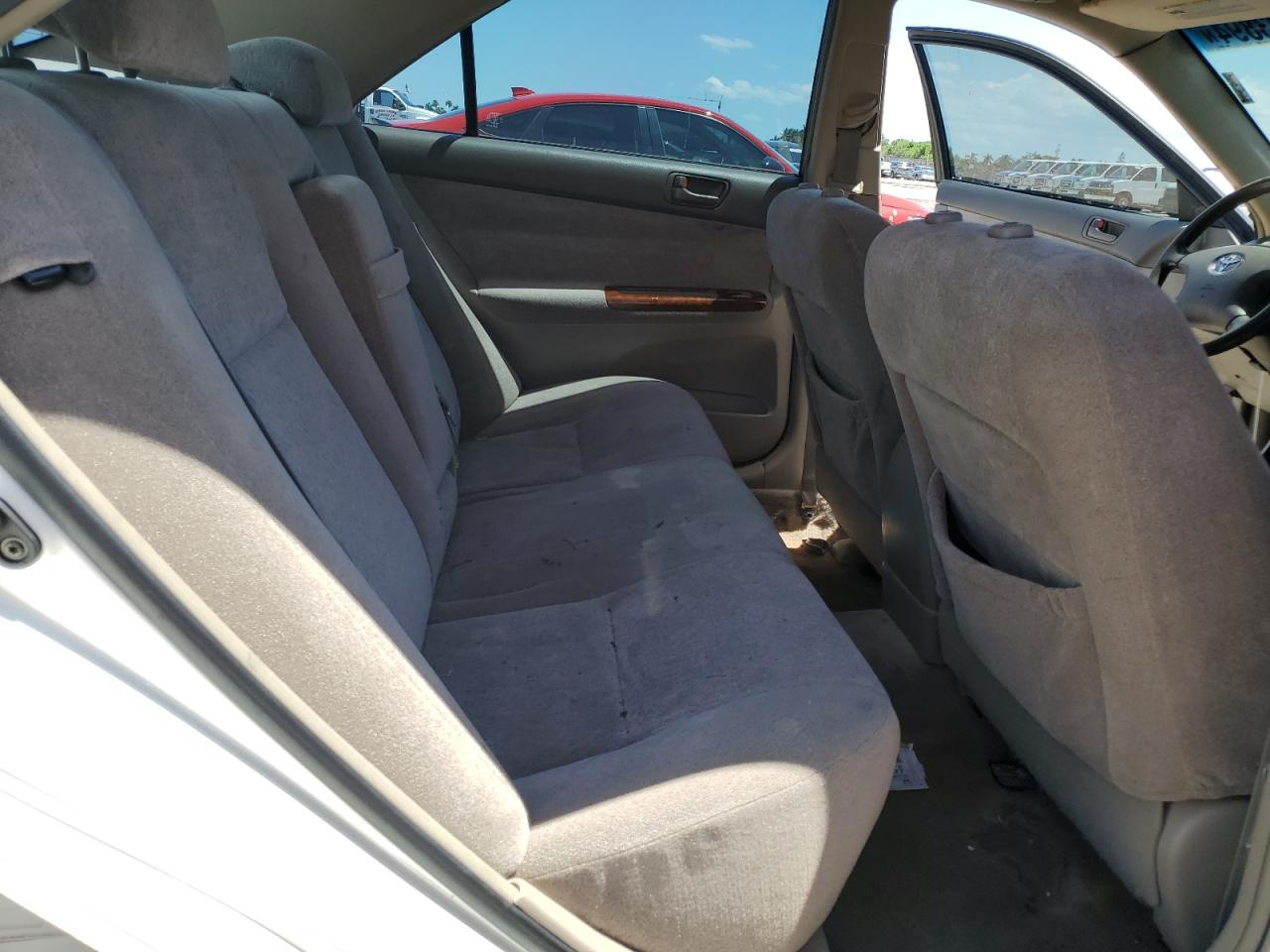 JTDBE32K240286868 2004 Toyota Camry Le