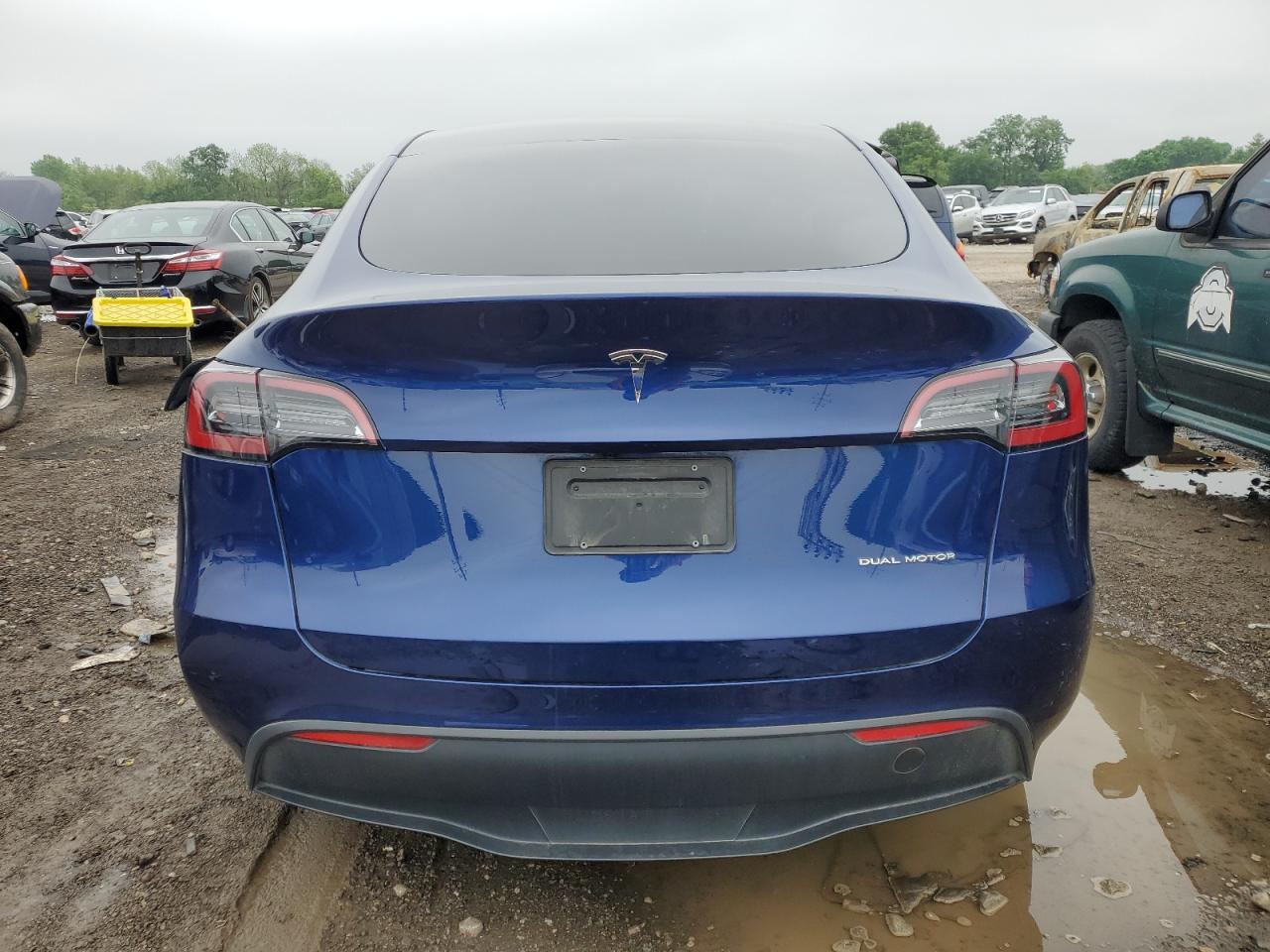 7SAYGDEE4PA102813 2023 Tesla Model Y