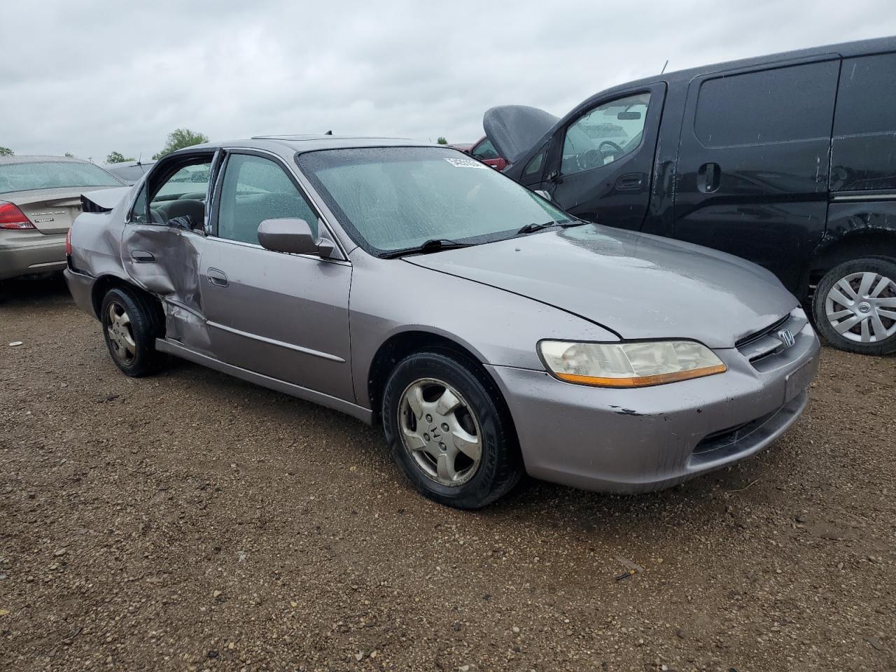 1HGCG5650YA011130 2000 Honda Accord Ex