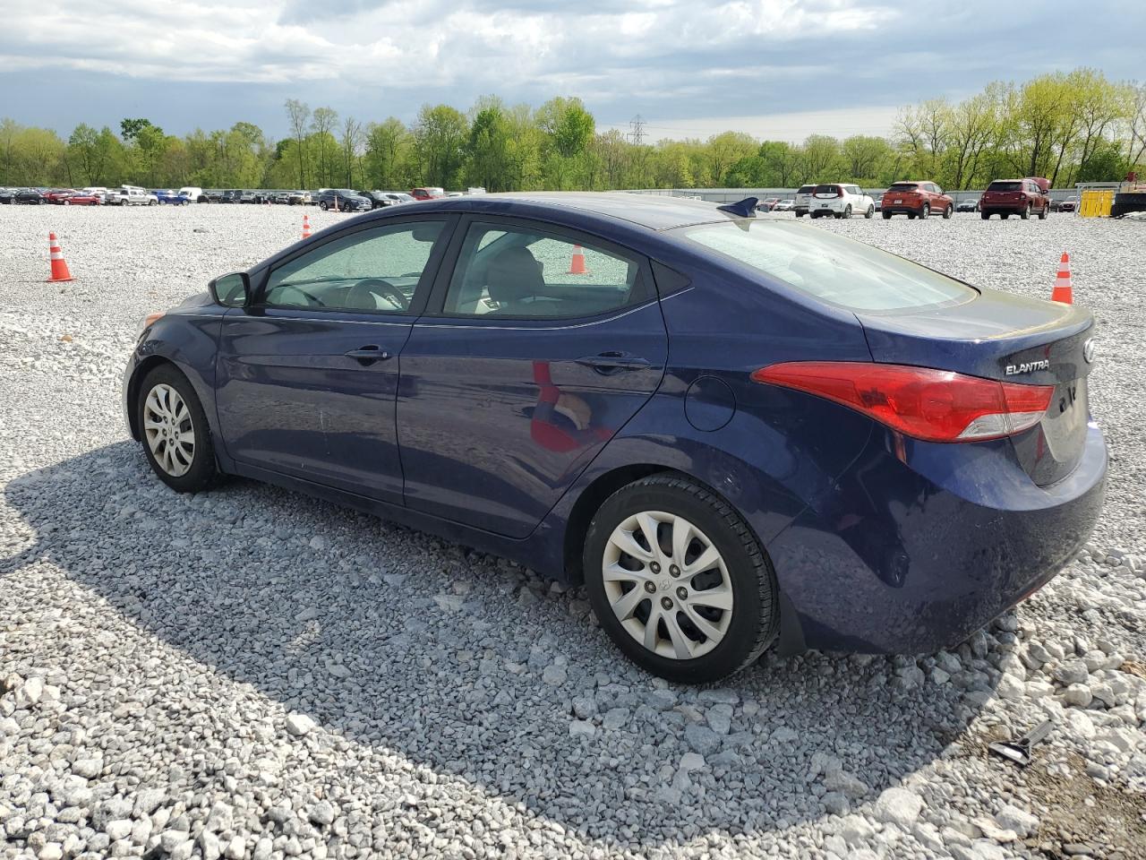 5NPDH4AE1DH209560 2013 Hyundai Elantra Gls