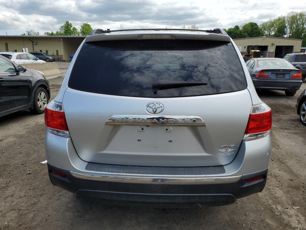 5TDBK3EH9BS089022 2011 Toyota Highlander Base