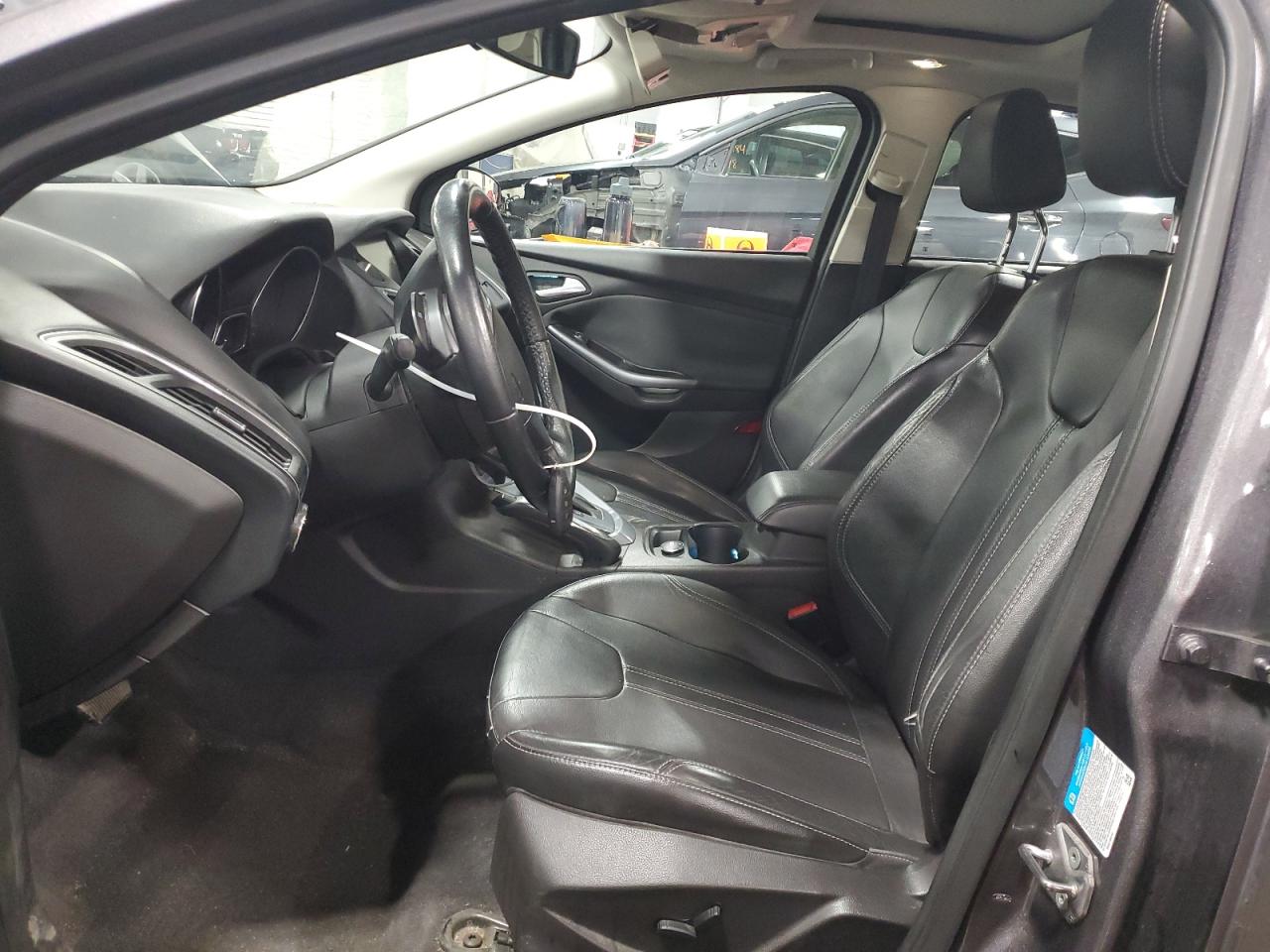 1FAHP3N24CL160482 2012 Ford Focus Titanium