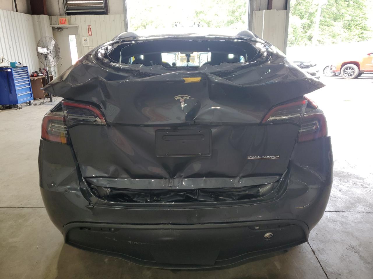 7SAYGDEF4PF881366 2023 Tesla Model Y