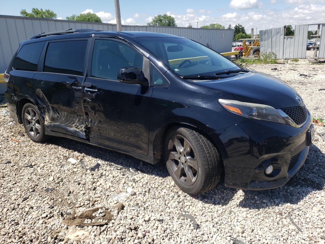 5TDXK3DC1FS634924 2015 Toyota Sienna Sport