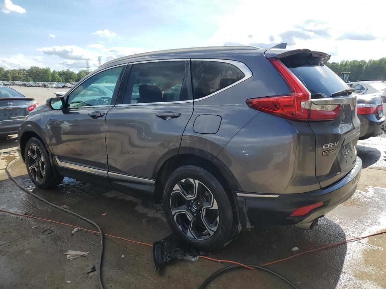 2018 Honda Cr-V Touring vin: 7FARW2H96JE082389